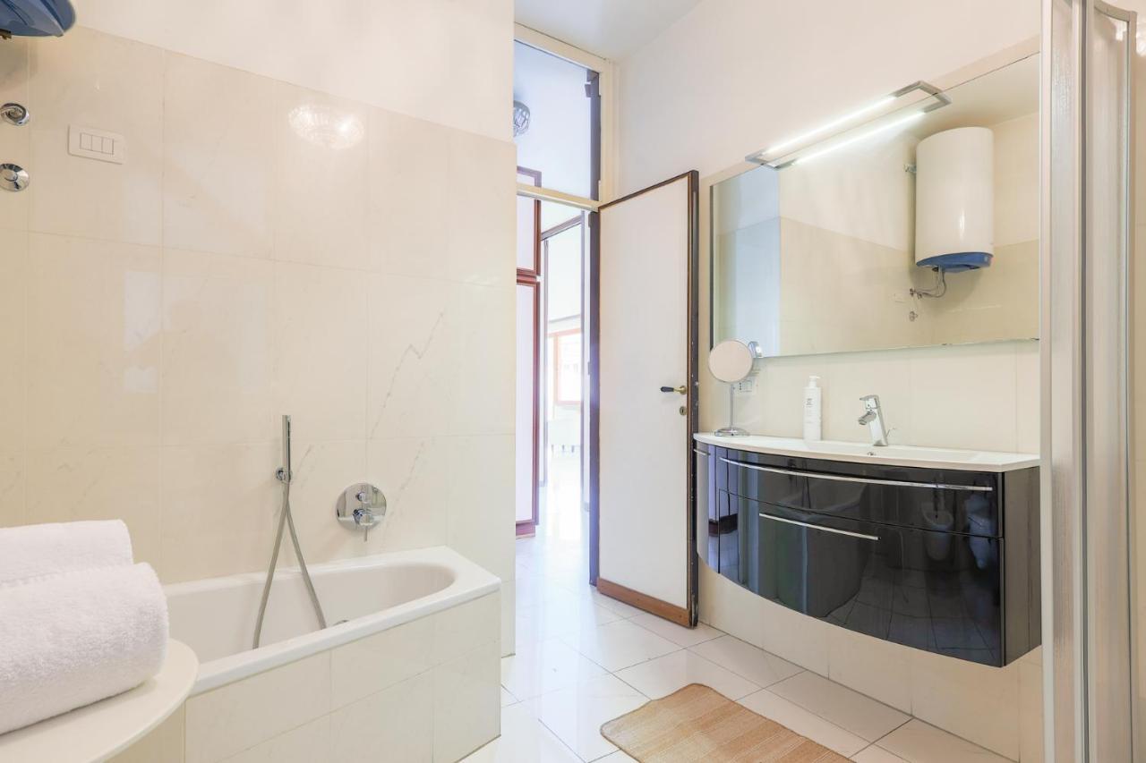 Piazza Cavour Lake View - Bymyhomeincomo Eksteriør billede